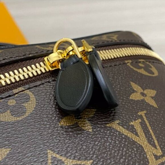Louis Vuitton LV Monogram Vanity PM bag - Picture 13 of 16